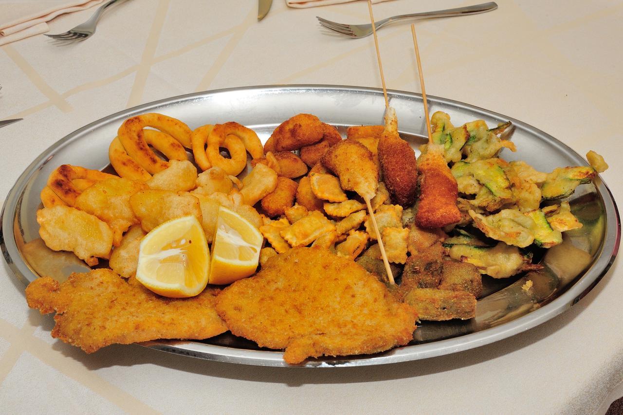 Affittacamere B&B Trattoria Della Posta Maissana ภายนอก รูปภาพ